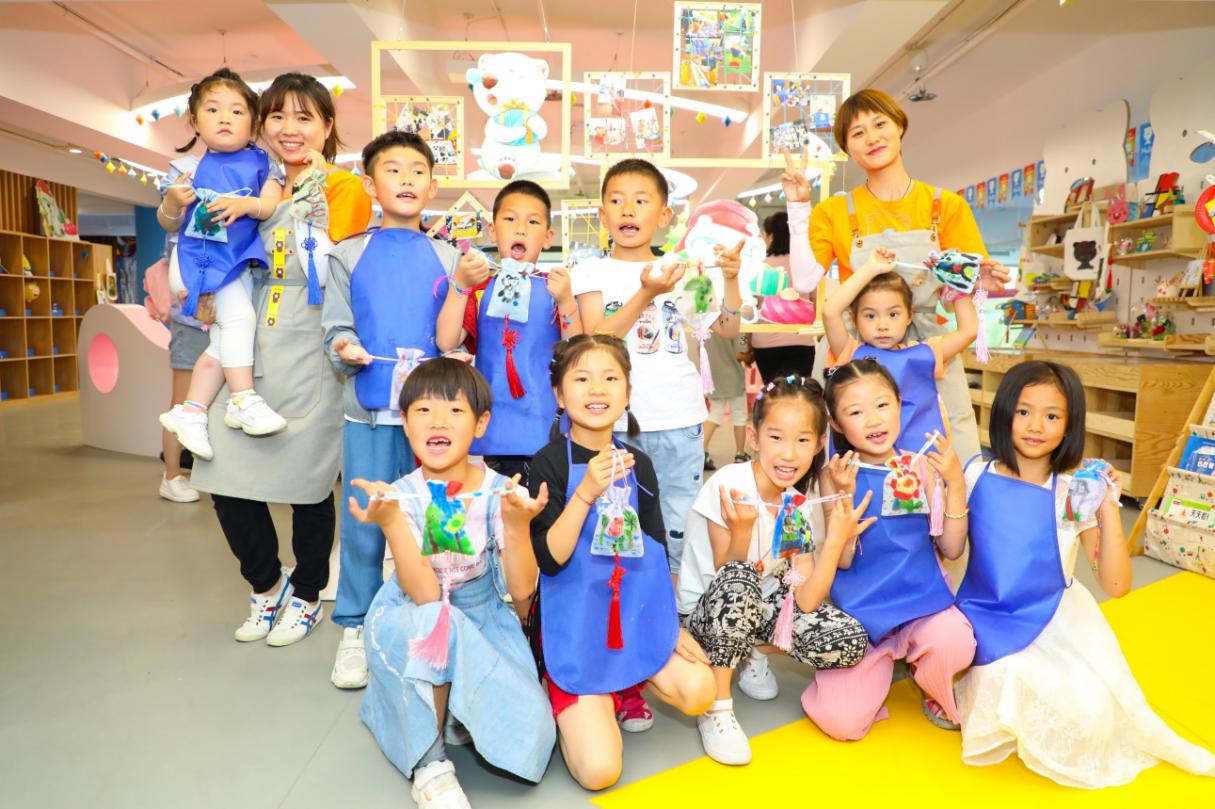 中国最佳滑雪场万科松花湖,松花湖滑雪打卡视频