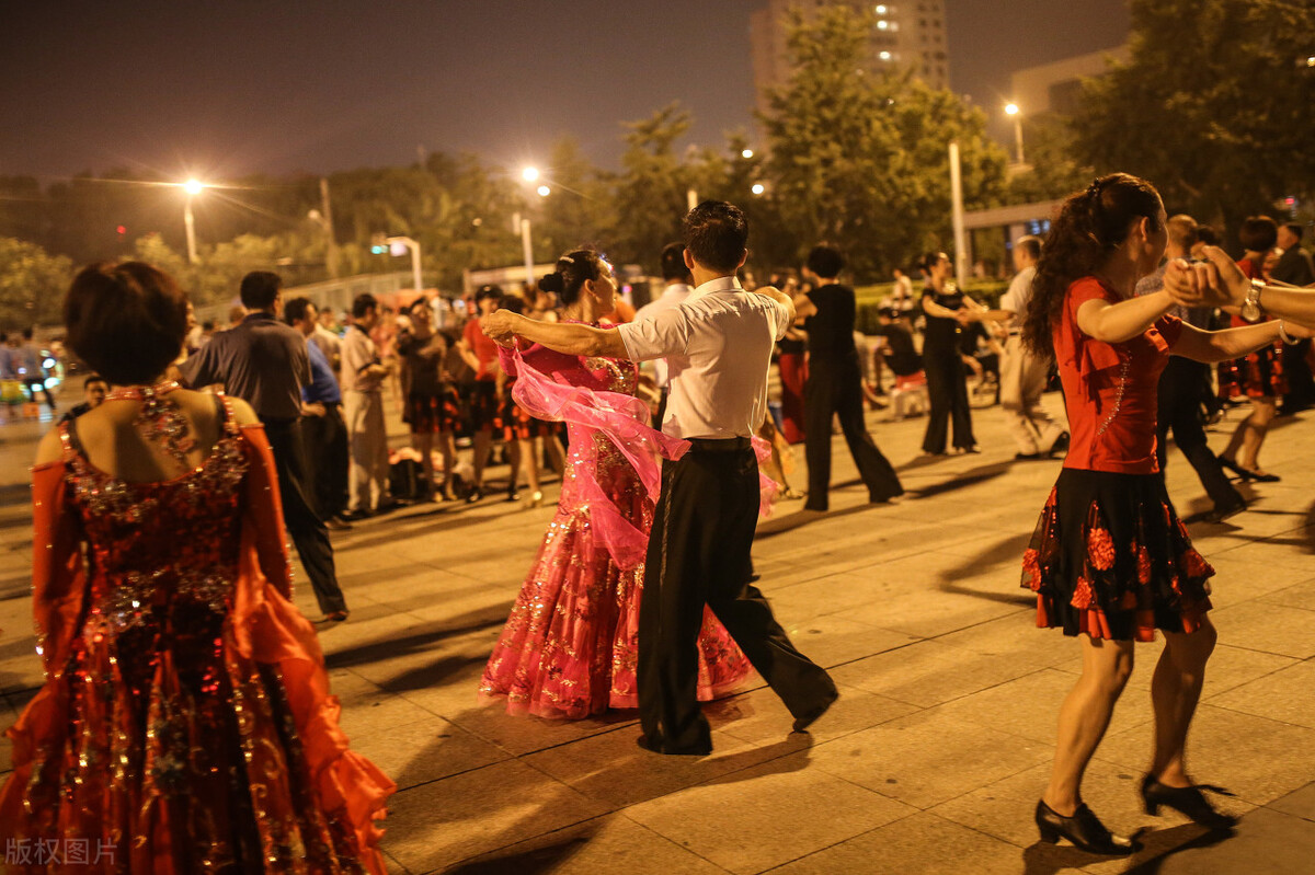 跳着跳着就下腹痛,跳着跳着腹部变硬了