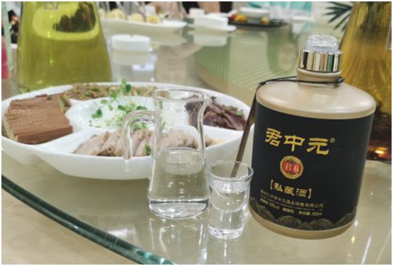 餐馆吃饭能自带酒水吗,去饭店吃饭一般可以自带酒水吗