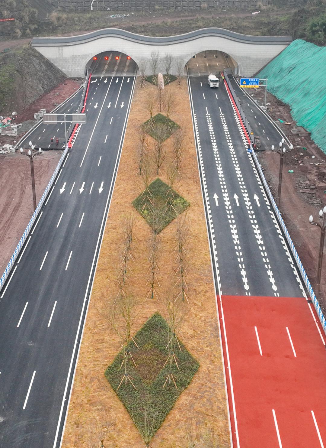 浠婃櫄閫氳溅,浠婂ぉ姝ｅ紡閫氳溅