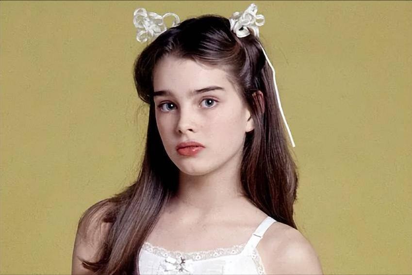 波姬·小丝：我10岁全裸出镜，20岁仍是完璧之身，往事已不堪回首