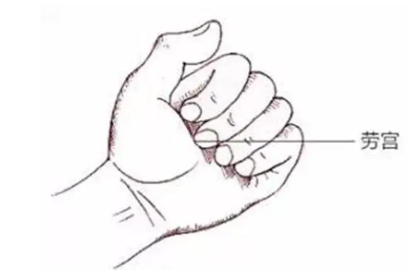 夏日中暑扎哪个穴位,夏天中暑刮痧怎么刮视频教程