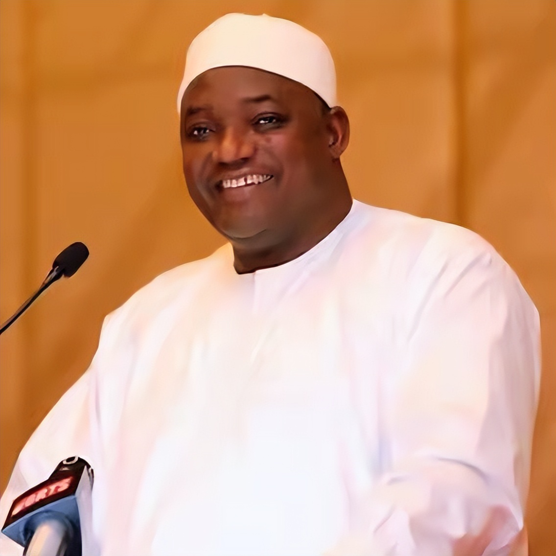 “神医”总统贾梅：论打嘴炮我还没服过谁