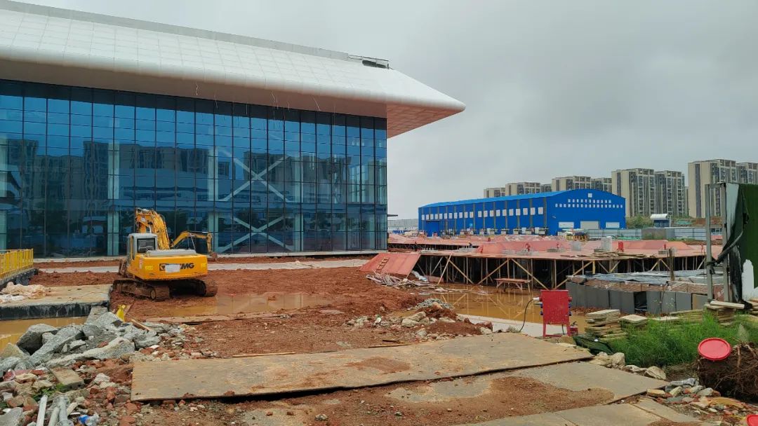 榛勯檪鍓嶅窛鏂囦綋骞垮満,榛勯檪鍓嶅窛鏂囦綋涓績椤圭洰