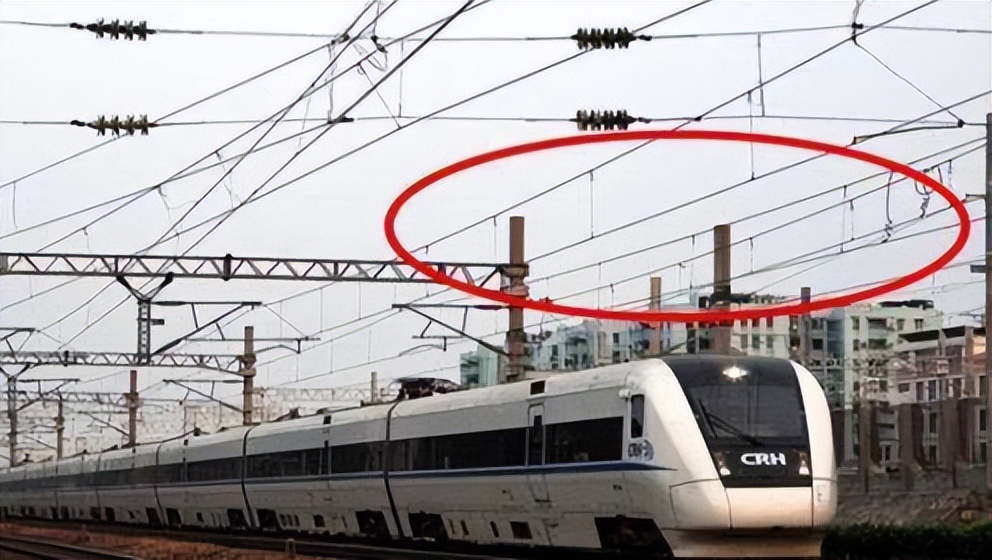 350时速高铁如何一直供电,高铁高速运行时是如何实现供电的