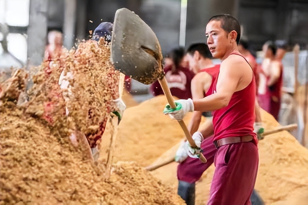 教你3个小妙招一眼看出勾兑酒,真酒与勾兑酒最快识别方法