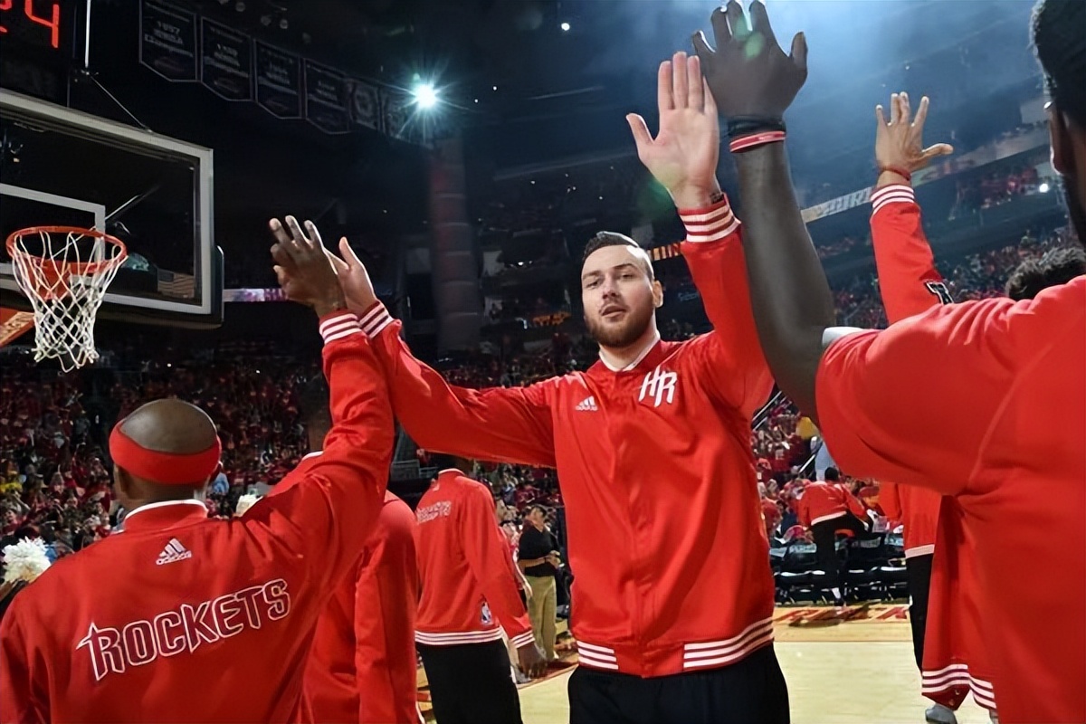 莫泰尤纳斯快攻,莫泰尤纳斯梦幻脚步nba