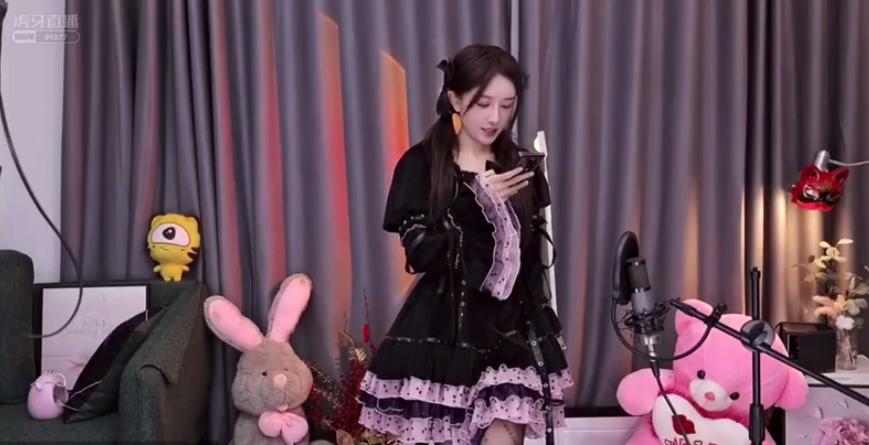 这次林七七比S11还猛！送福利绝对不含糊，这样的女仆你顶得住吗