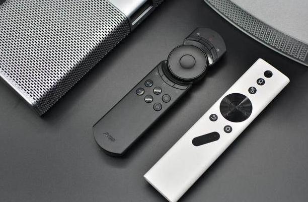 超威话筒专用充电电池,超威电池充电器原装是什么样的