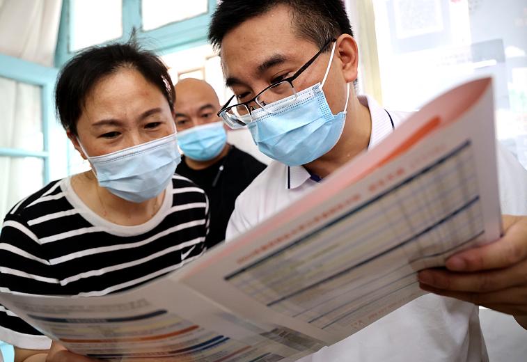 张雪峰建议家长不要给女儿选金融,张雪峰说了学金融能不能放得开