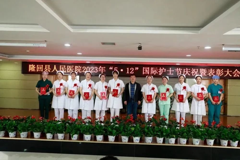 发展护士队伍改善护理服务的感悟,发展护士队伍改善护理服务1500字