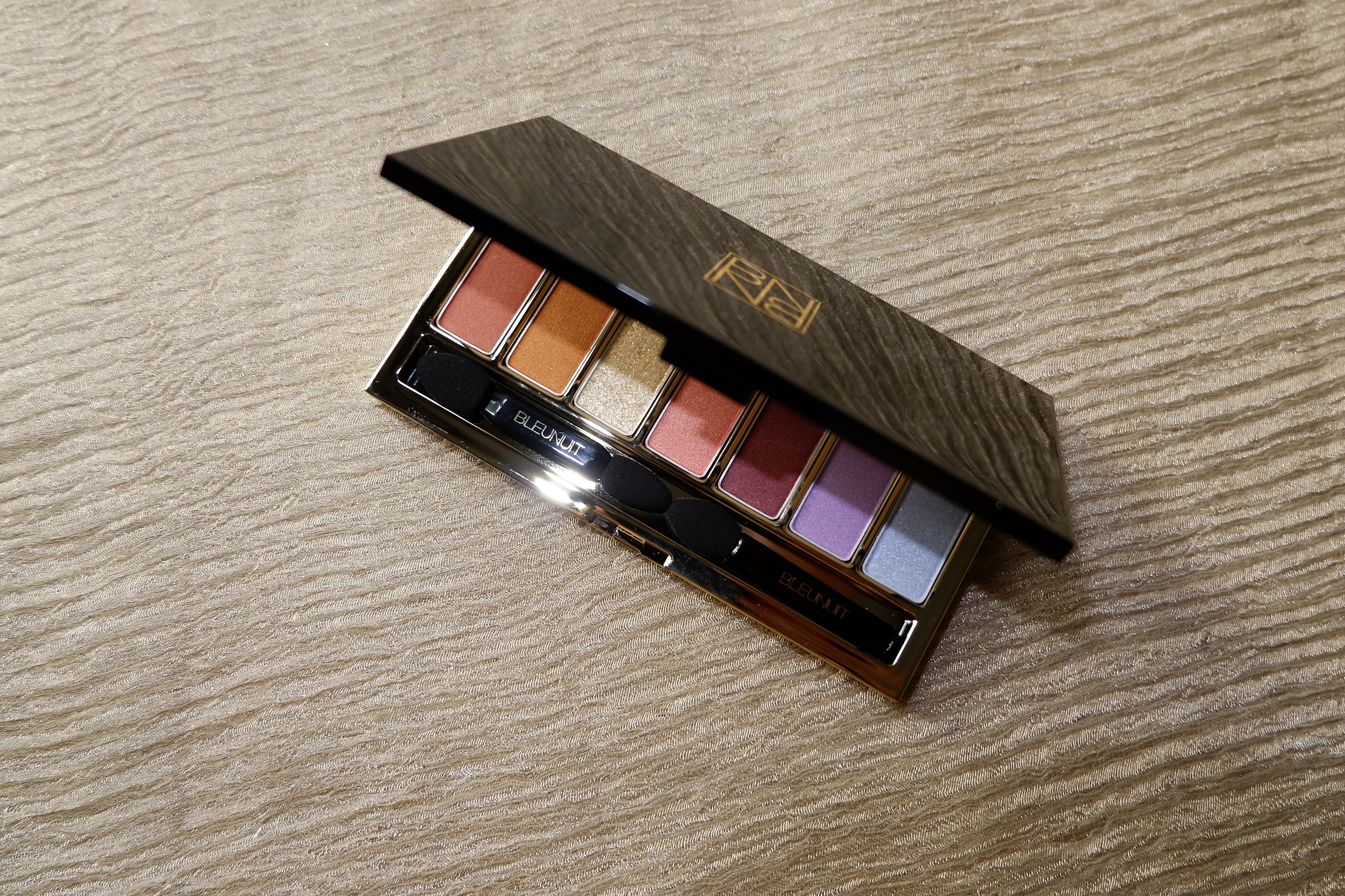 花西子一套彩妆推荐哪款好用,国货彩妆花西子