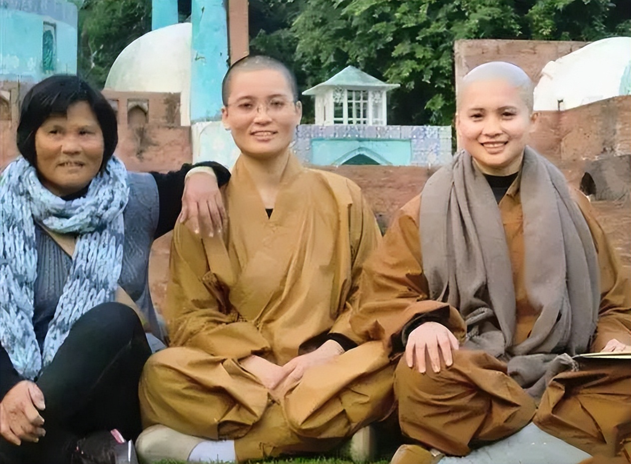 广东谭姓三姐妹遁入佛门,广东三姐妹出家传奇