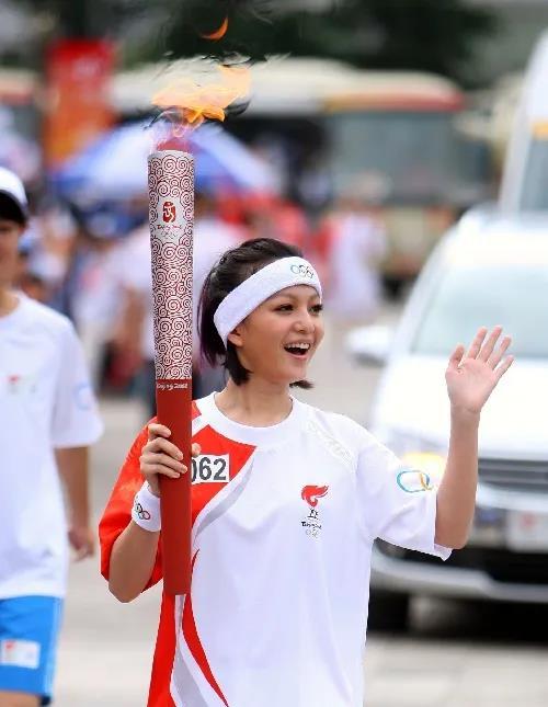 爱国歌手张明敏现状,爱国歌手张明敏传奇故事