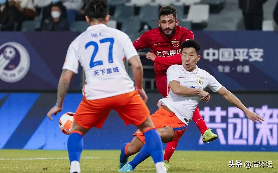 中超少见！3大豪门为泰山喊冤，上港已经“承认”，球迷都哭了！