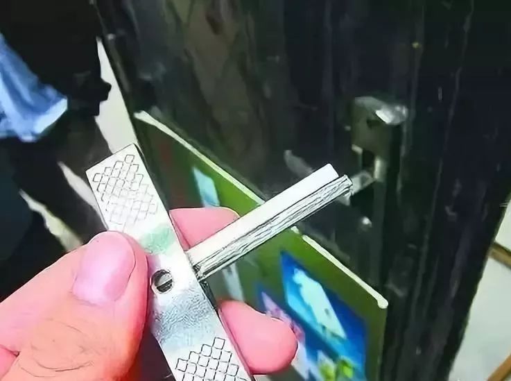 智能锁怎么防止入室盗窃,怎样防小偷入室开锁