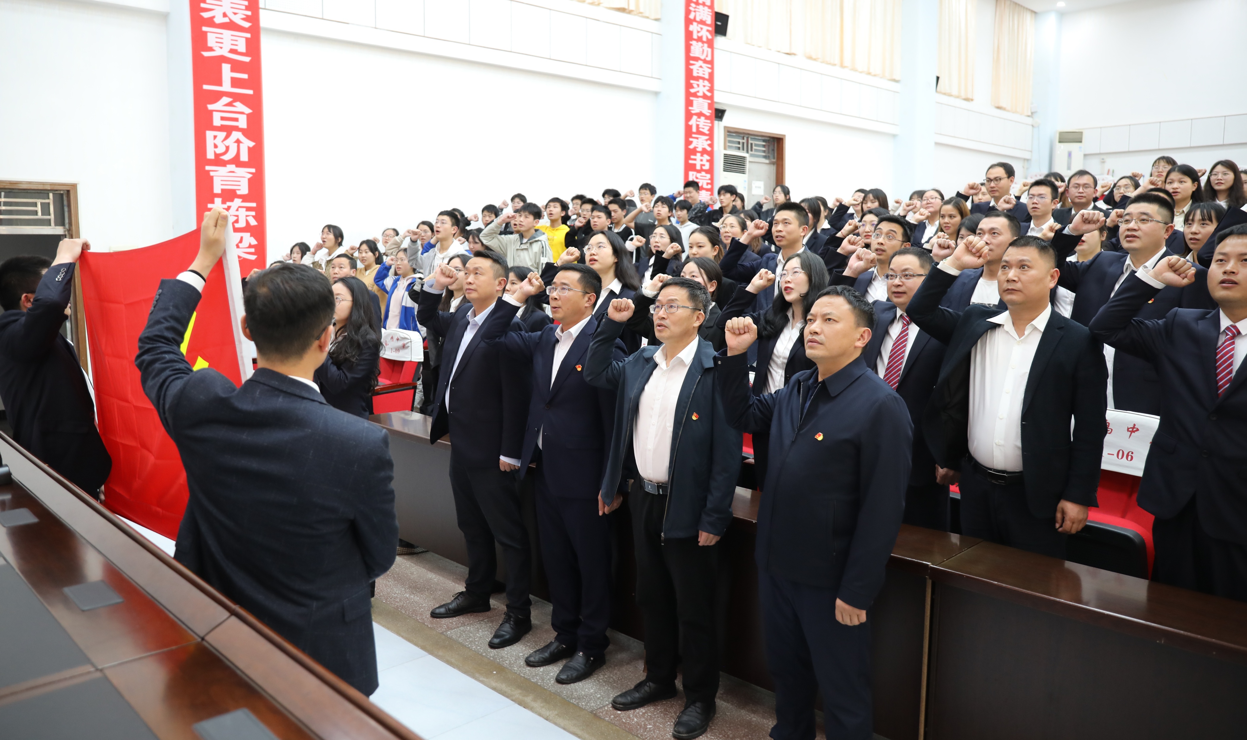 弘扬五四精神争做教育先锋,弘扬五四精神争做新时代少年