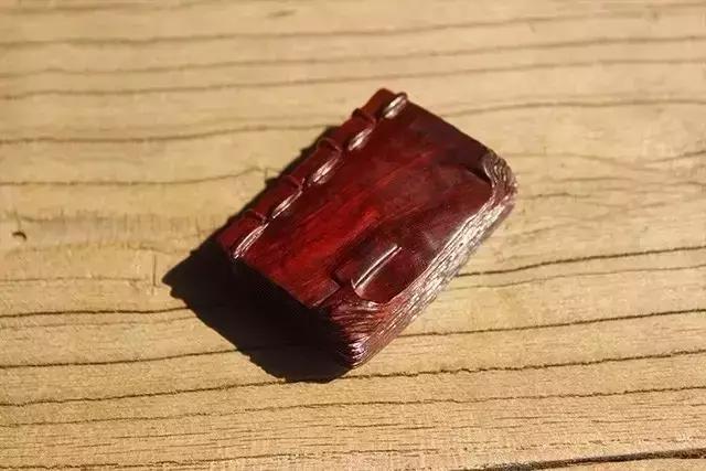 佛手雕件的寓意和象征,翡翠常见的雕件及寓意