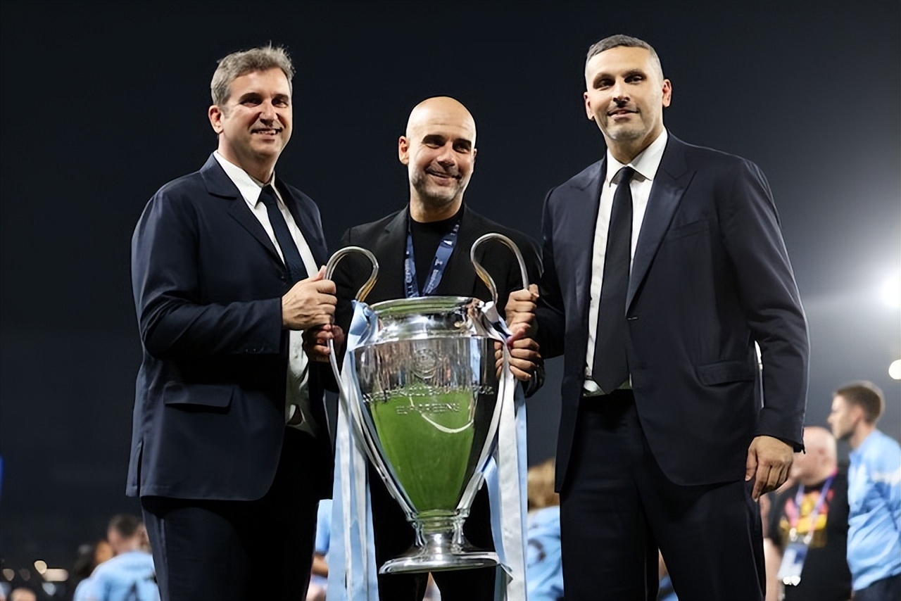 曼城勇夺三冠王,曼城曼联实现三冠王