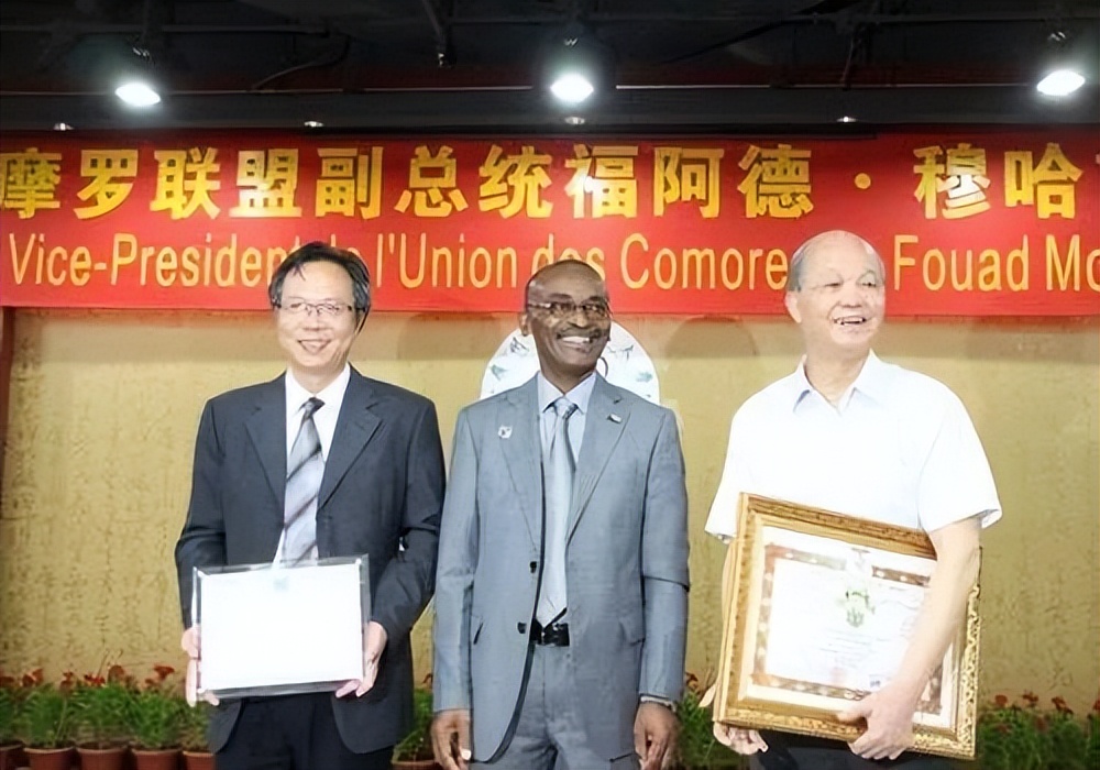 一场持续40年的接力：青蒿素类抗疟药从中国走向国际