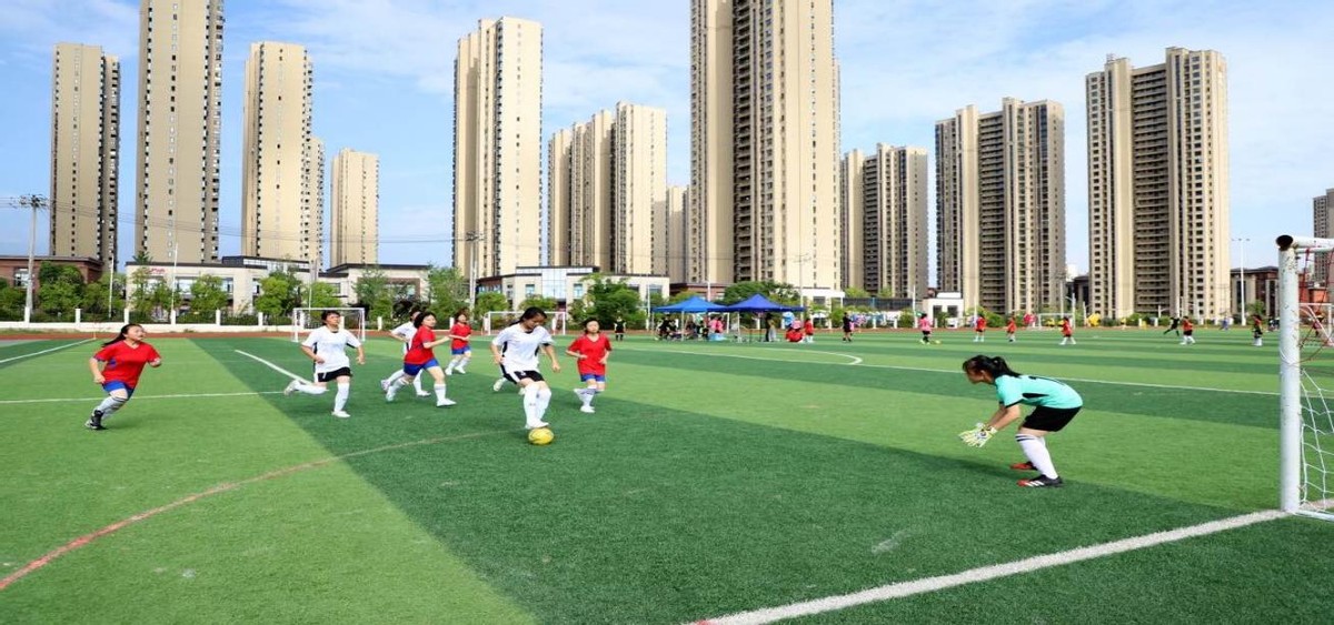 绿茵场上放飞梦想,赣州经开区校园足球联赛