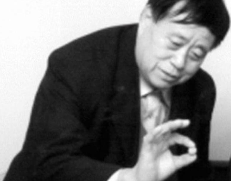 退伍军人意外救下一老人，对方赠宝珠谢恩，38年后才知宝珠不简单