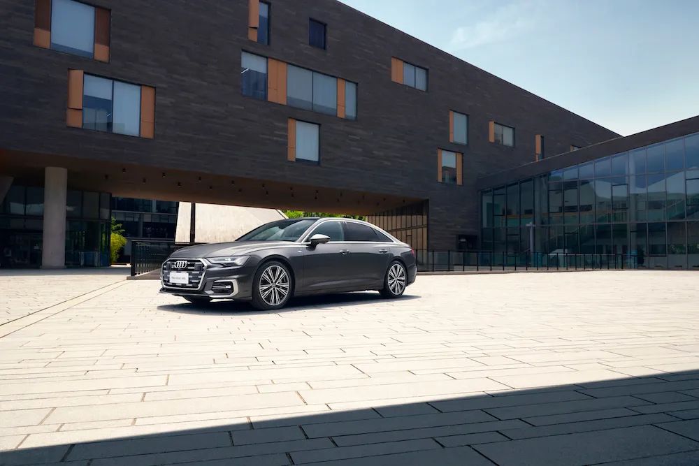 车市快递|历经50年发展8次车型换代新奥迪A6L上市