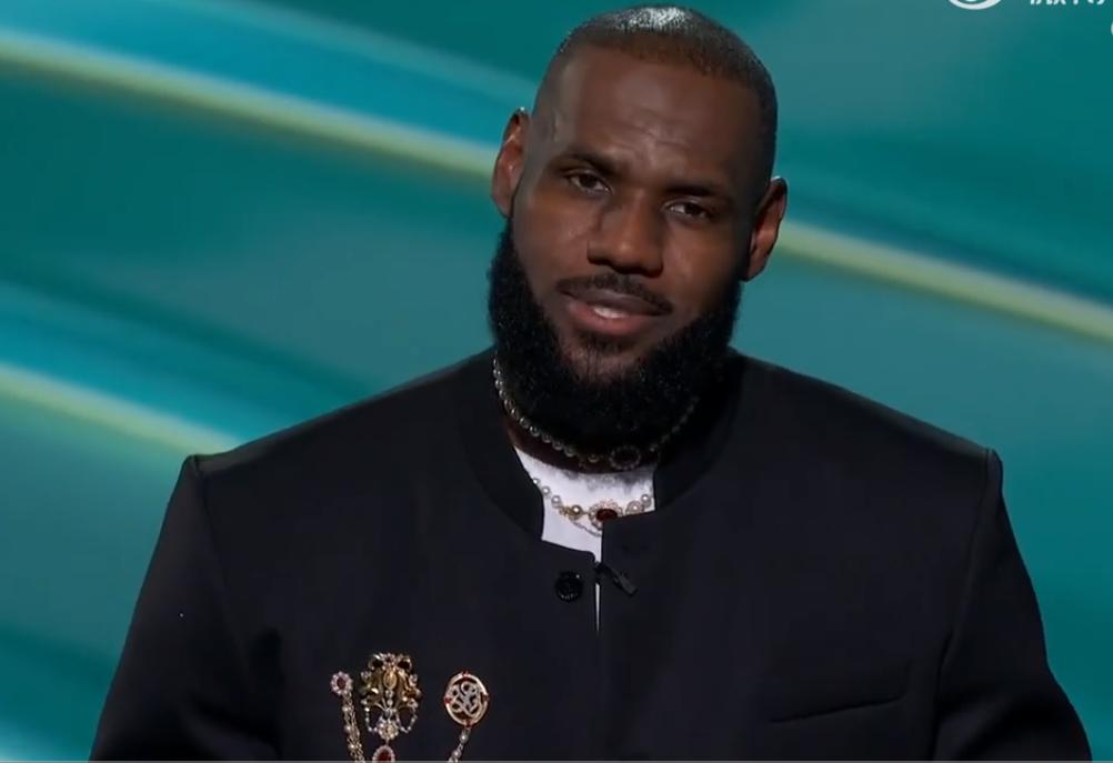 大佬!香蕉船兄弟ESPY颁奖重聚,安东尼致辞詹皇韦德保罗站着如喽啰