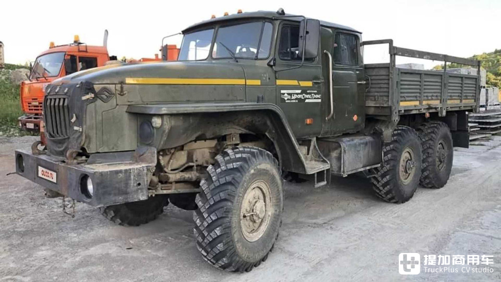 乌拉尔4320军用卡车穿越西伯利亚,遥控乌拉尔4320型6x6越野卡车