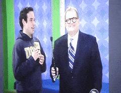 这个动作，被认为是基佬的标志？学起来，去捡肥皂