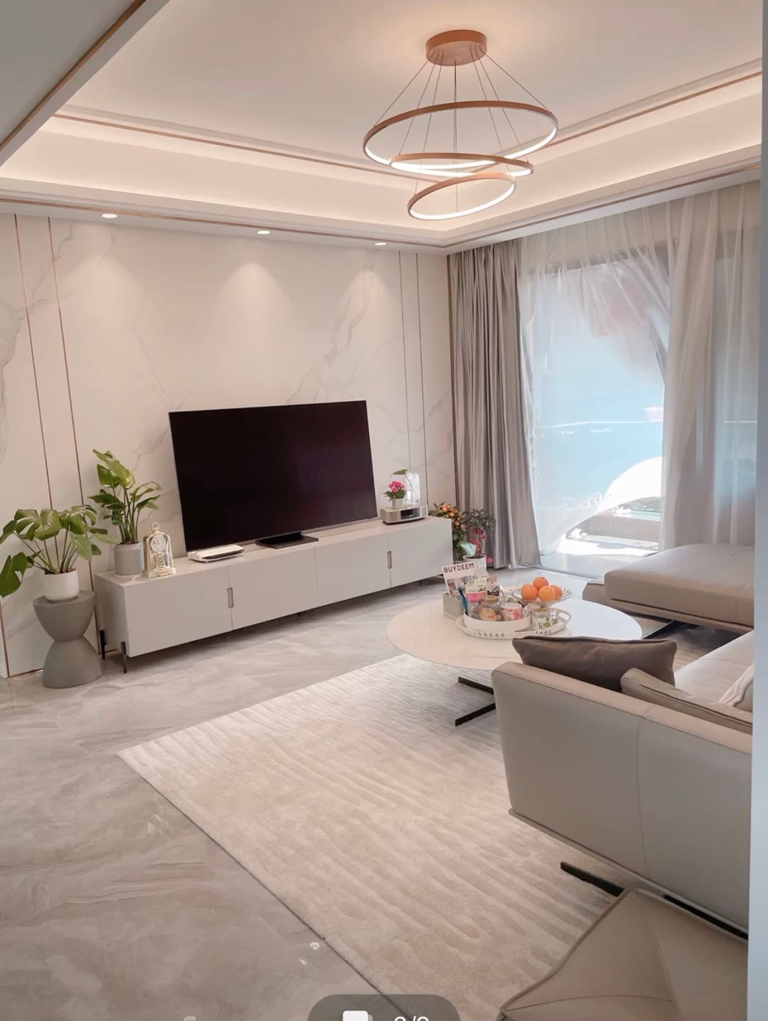 电视挂墙还是放电视柜上好,电视挂墙上还是放电视台柜上好