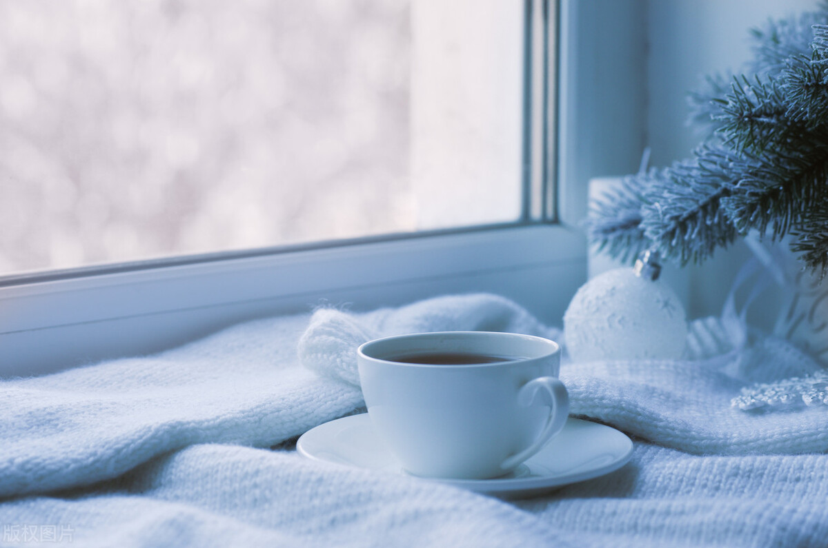 不念过往，只慕余生，愿三餐烟火暖，四季皆安然