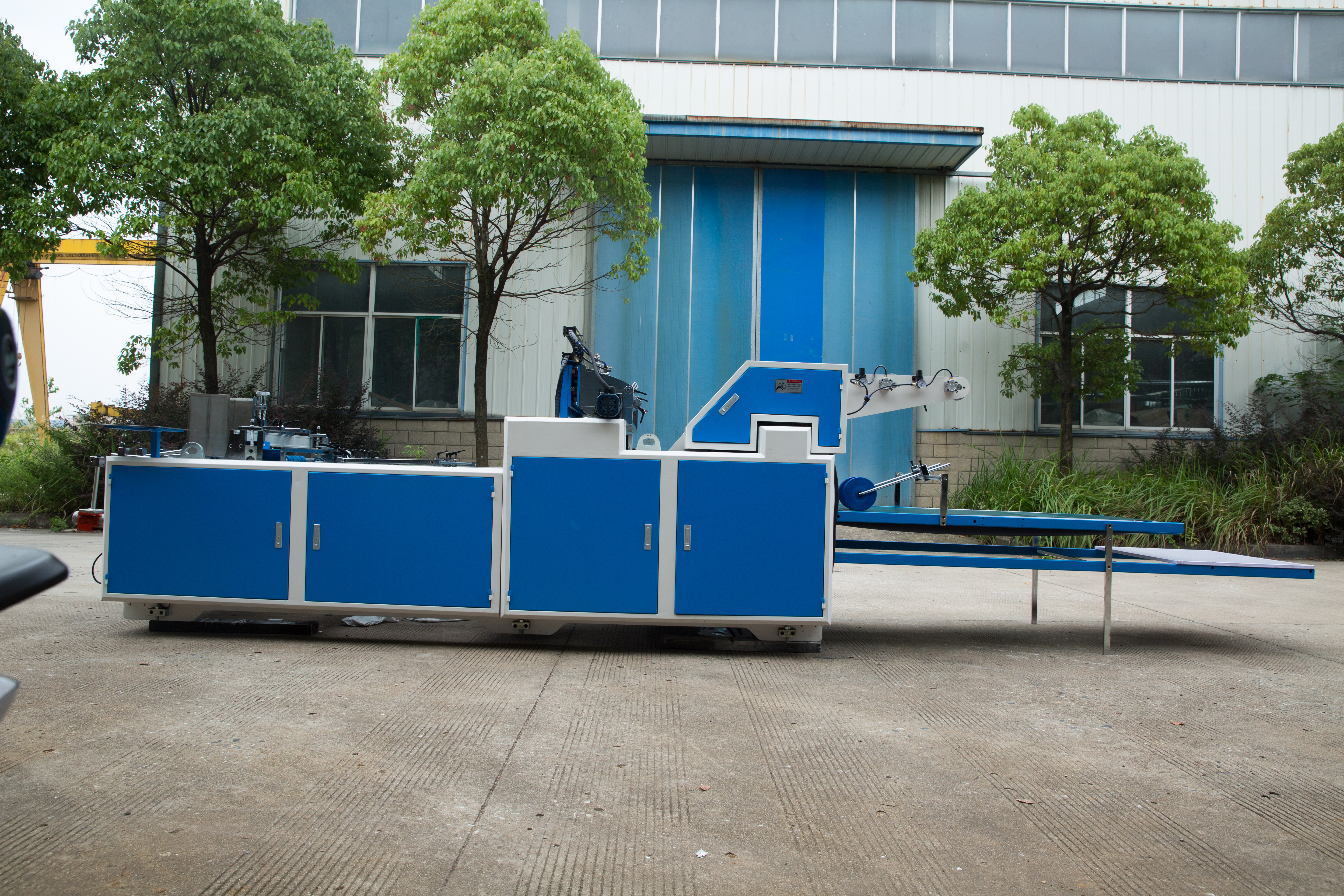 全自动贴窗机订购,全自动窗户贴膜机