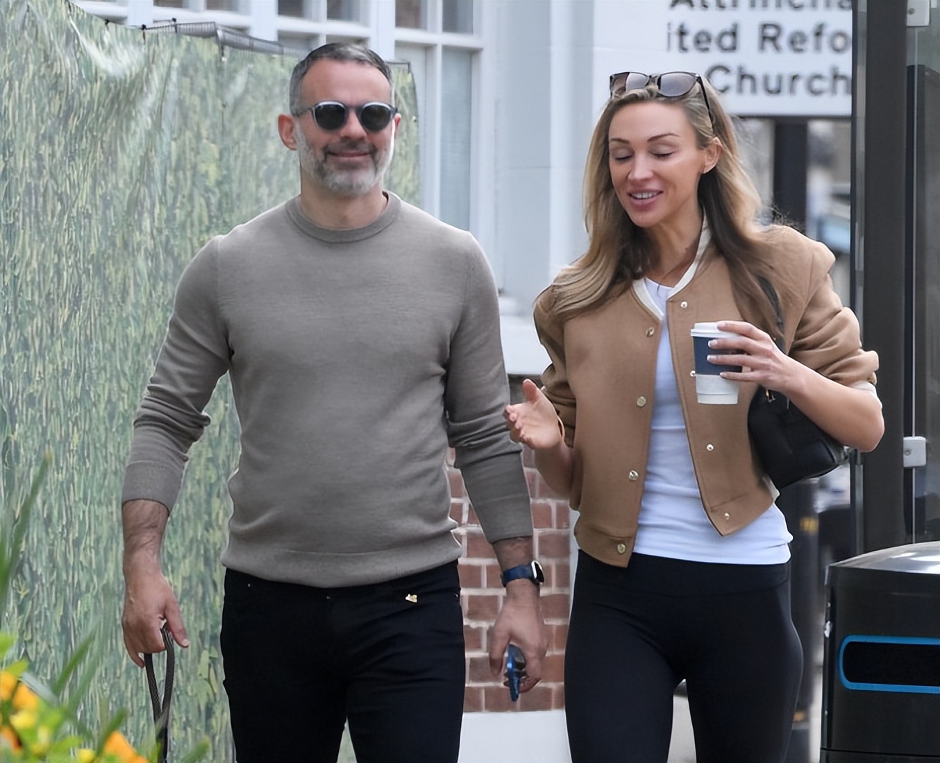 210万，49岁吉格斯买房：讨33岁女友欢心，开启同居生活