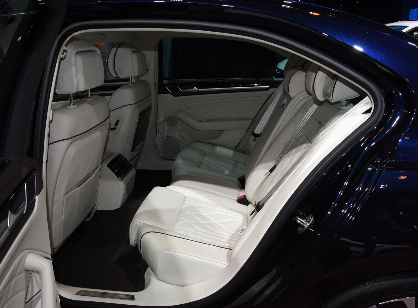 21万真的能买到大众辉昂吗,花三十多万买大众辉昂值得吗