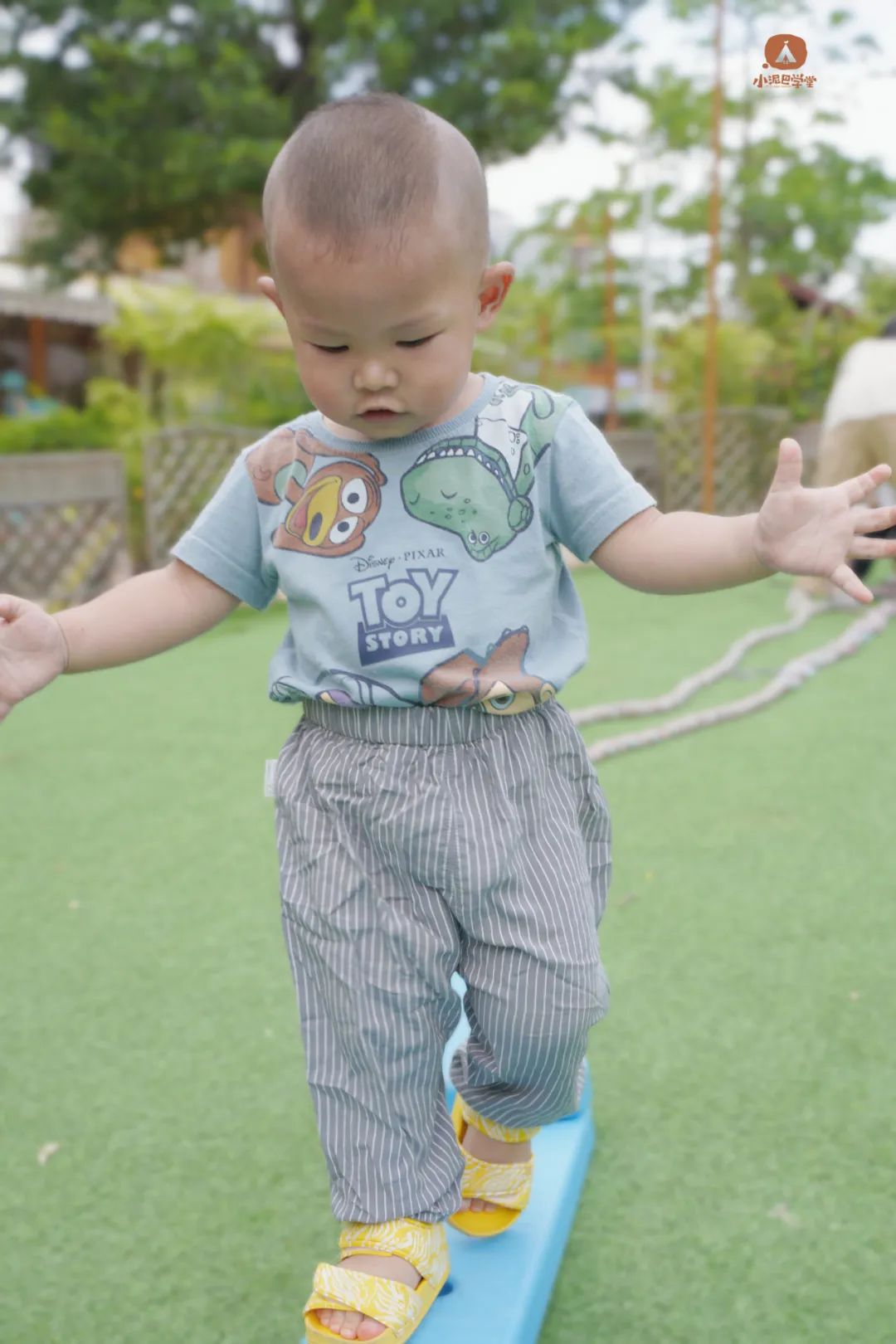 孩子上全托班的最佳年龄,幼儿刚上托班适合上什么课程