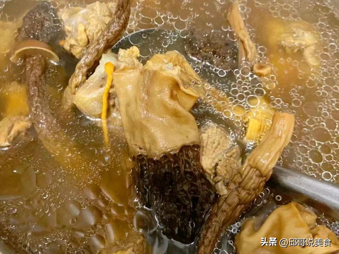 冬天润肺全家都适合喝这道汤,冬天天气干燥喝什么汤润肺滋阴