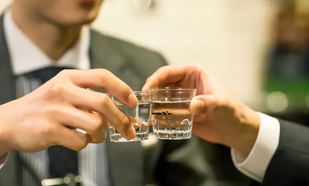 千杯不醉女孩刘静,湖南女孩刘静千杯不醉的视频播放