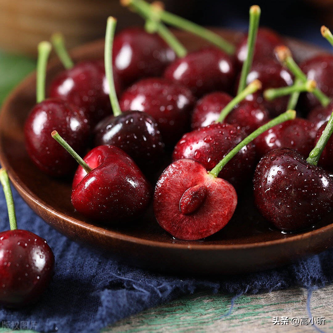 车厘子和樱桃的区别哪个贵一些,为什么车厘子价格比樱桃贵很多