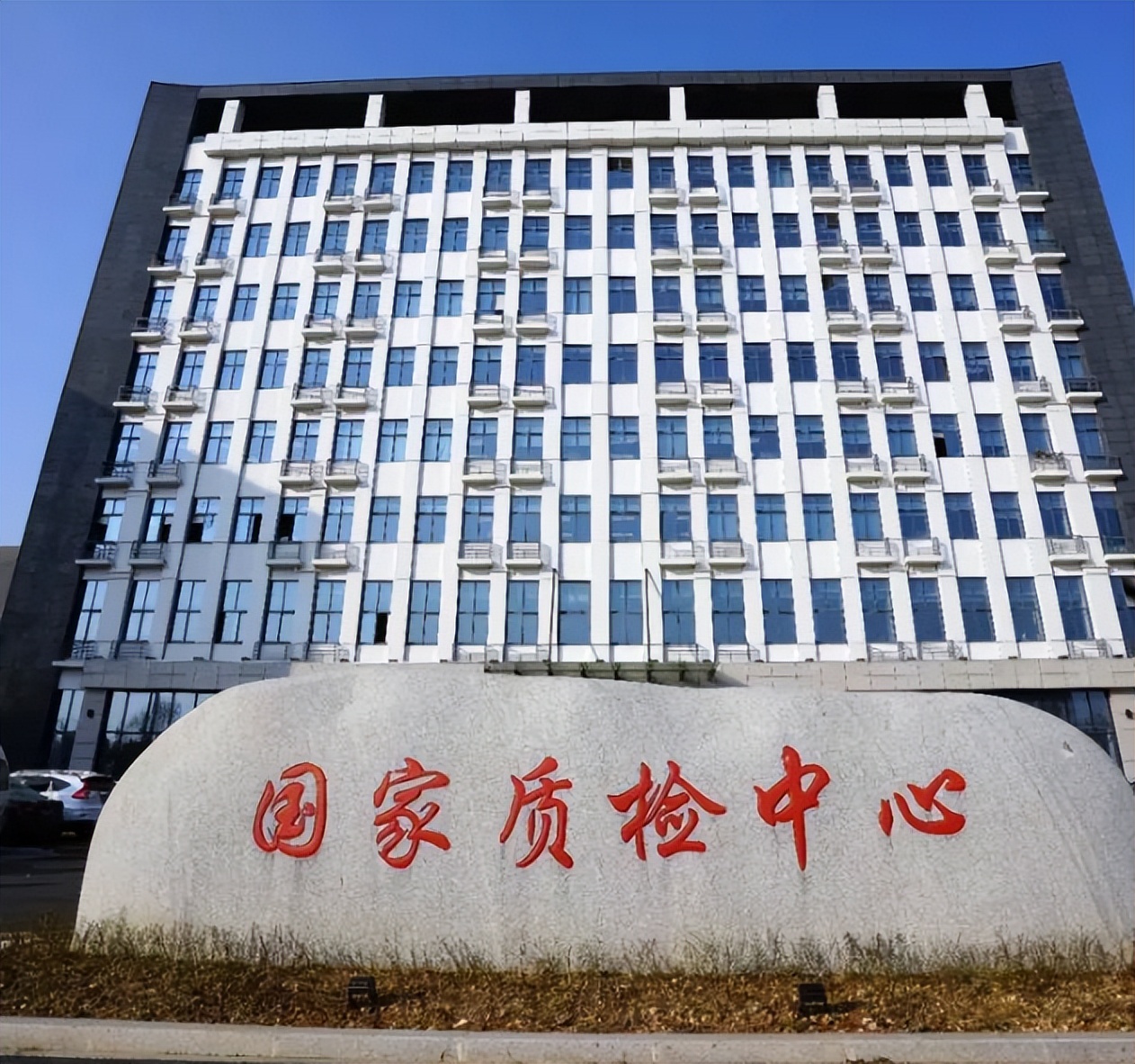 央视曝光市场“夺命毒衣服”，致癌物超标20多倍！可别再乱买了