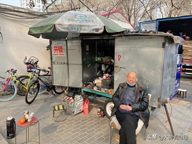 地摊经济再升温，日入9000元能否复制？