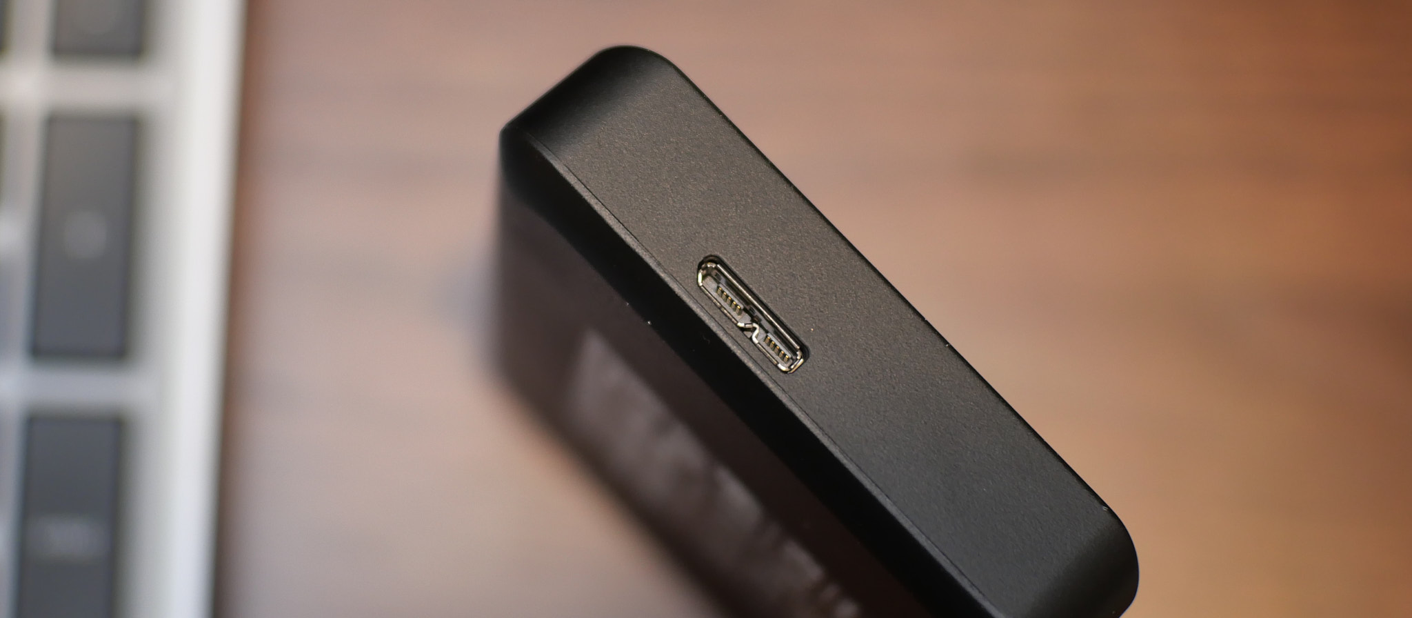 小体积大容量，4TB的超大数据也能装入口袋东芝4TB旗舰A5移动硬盘