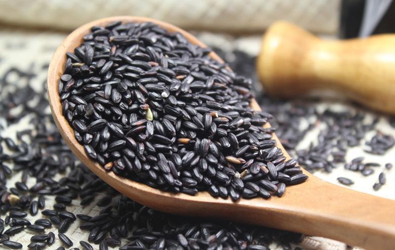 常吃黑米会解黑便吗,常吃黑米粥有什么好