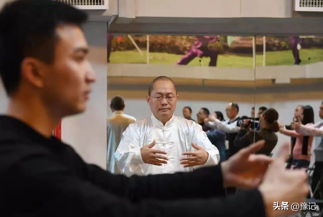 郑州市郑东新区的发展前景,郑州郑东新区的优势和劣势