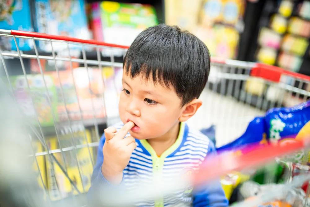 这五个坏习惯真的会让孩子变丑,这些小习惯让你变丑