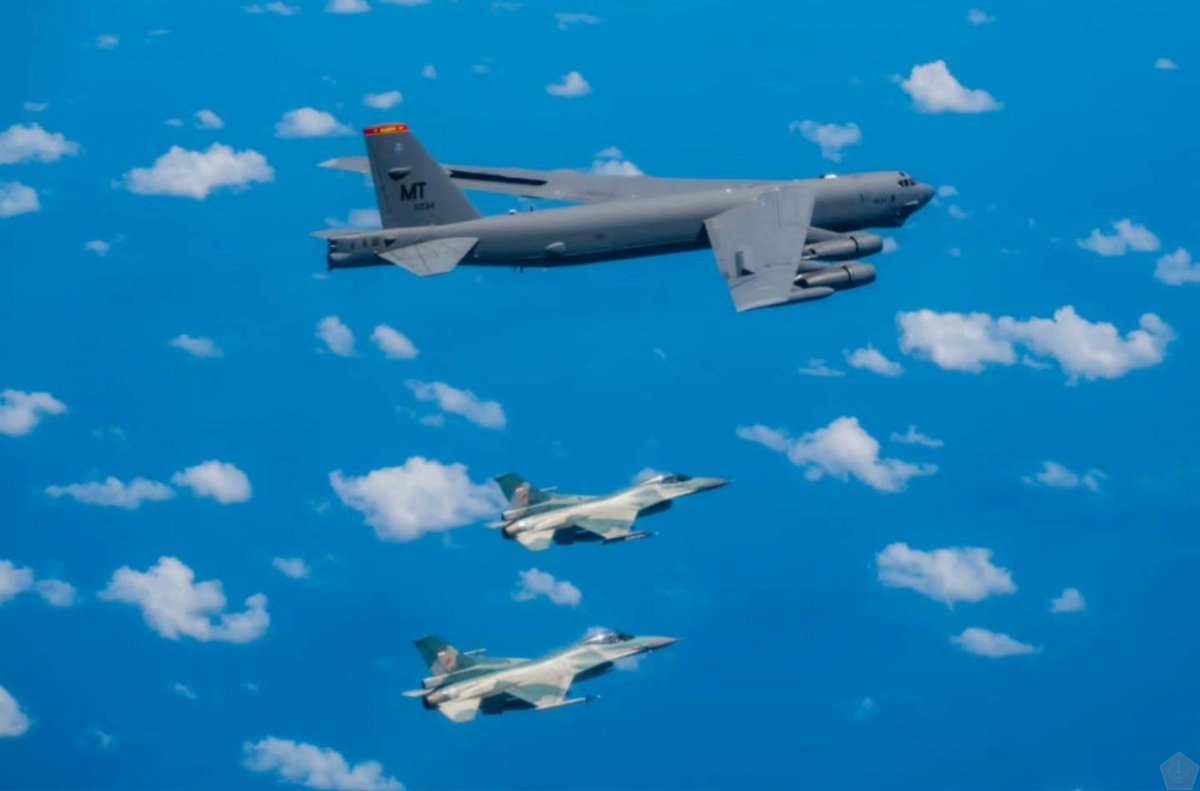 冲中国而来，美军核轰迫近，俄军两肋插刀，台媒：护卫舰迫近台岛