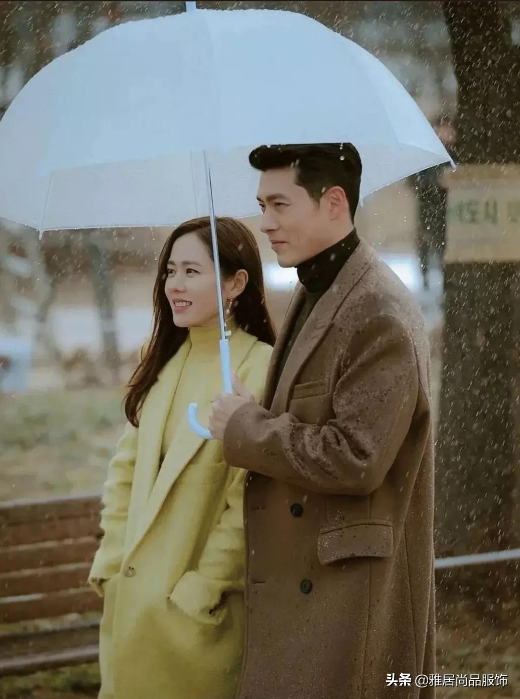 男士黑色大衣内搭什么颜色打底,男士穿大衣怎么搭配裤子和鞋子