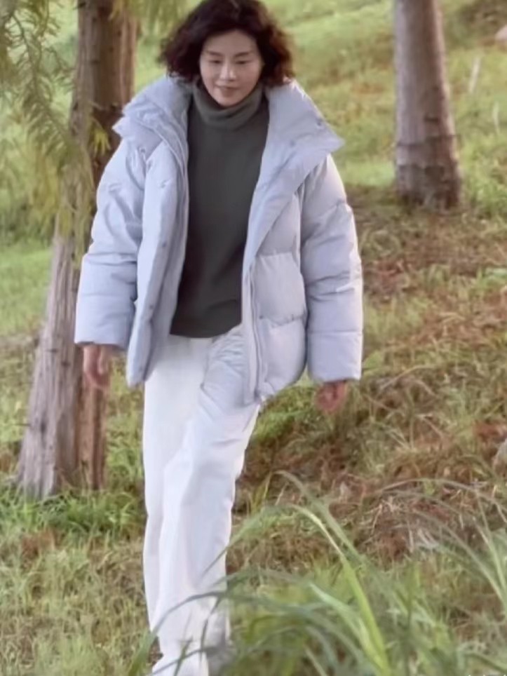 适合羽绒大衣的鞋子,大衣球鞋才是今年冬天最美搭配