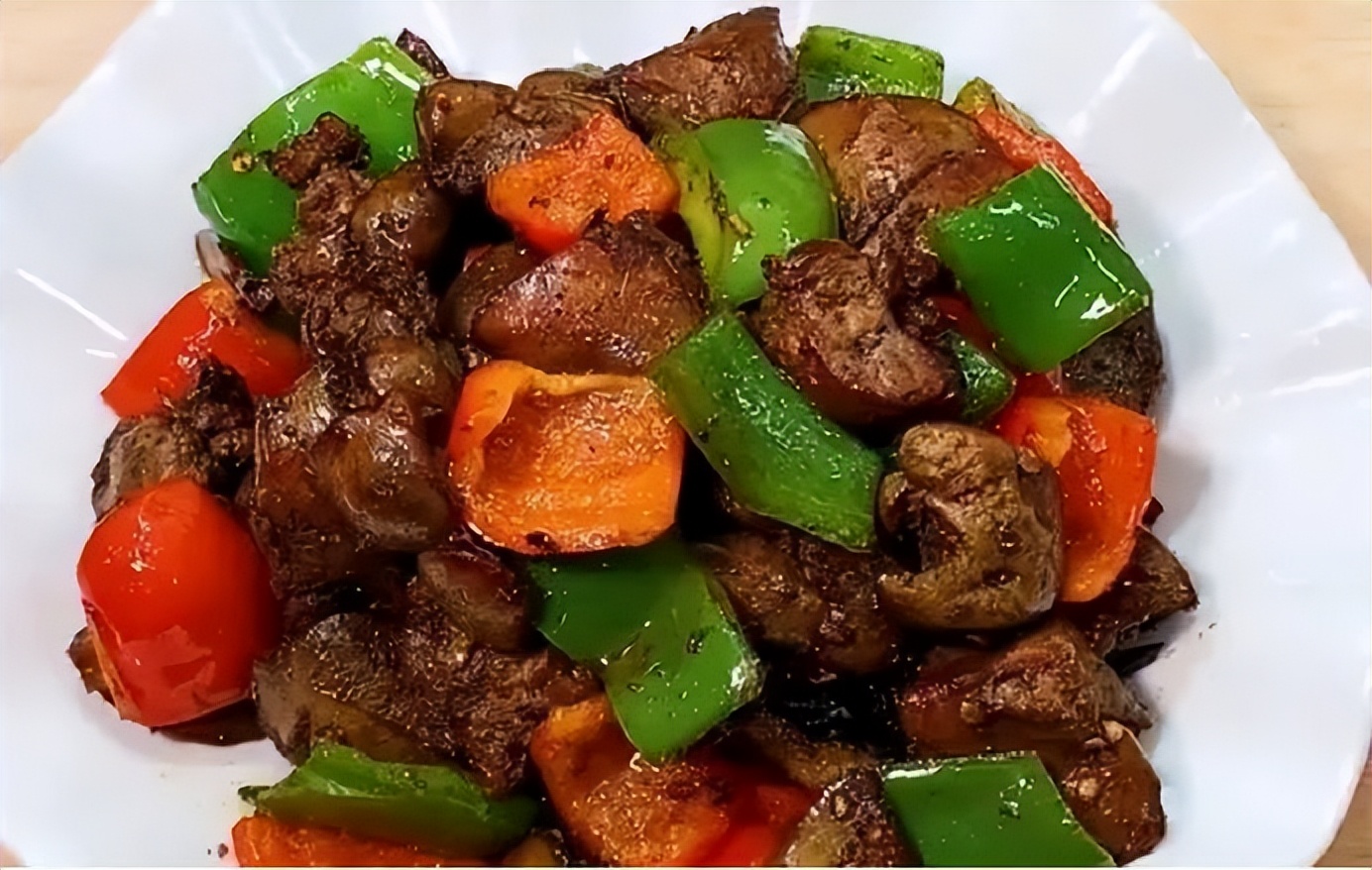 “女人不养肝，满脸都是斑”，常吃这两种，一补肝肾，二防贫血