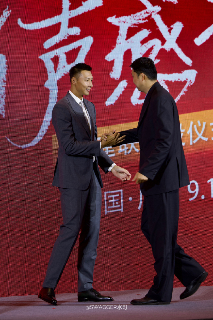 易建联退役仪式姚明前一位发言,易建联退役仪式谈姚明